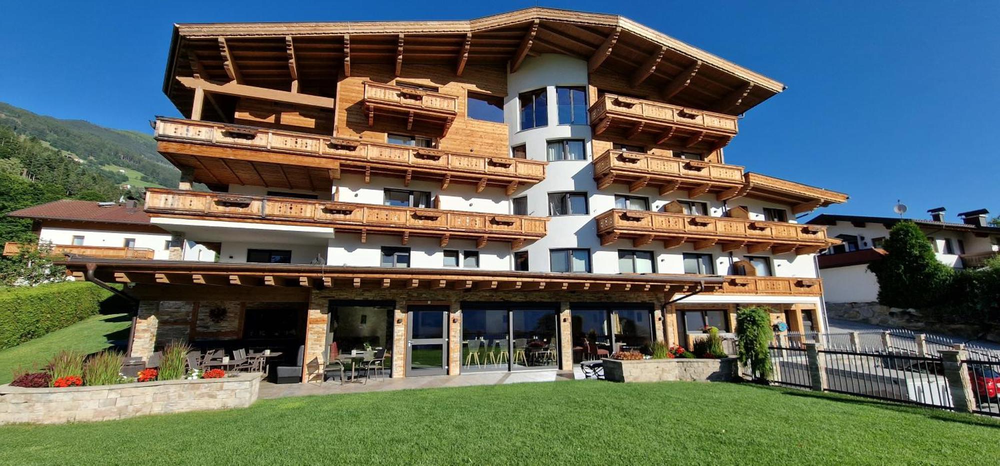 Hotel Garni Romantik Fügen Exteriör bild