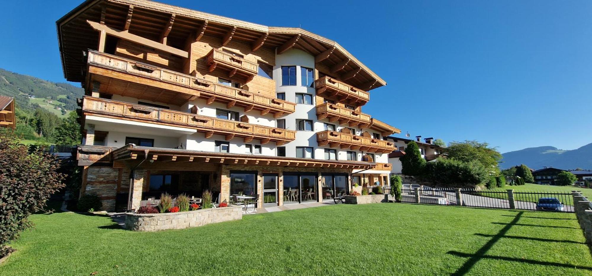 Hotel Garni Romantik Fügen Exteriör bild