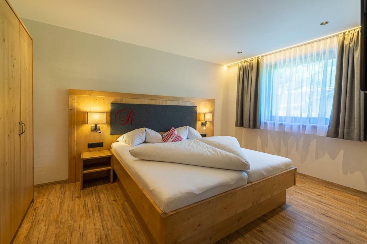 Hotel Garni Romantik Fügen Exteriör bild
