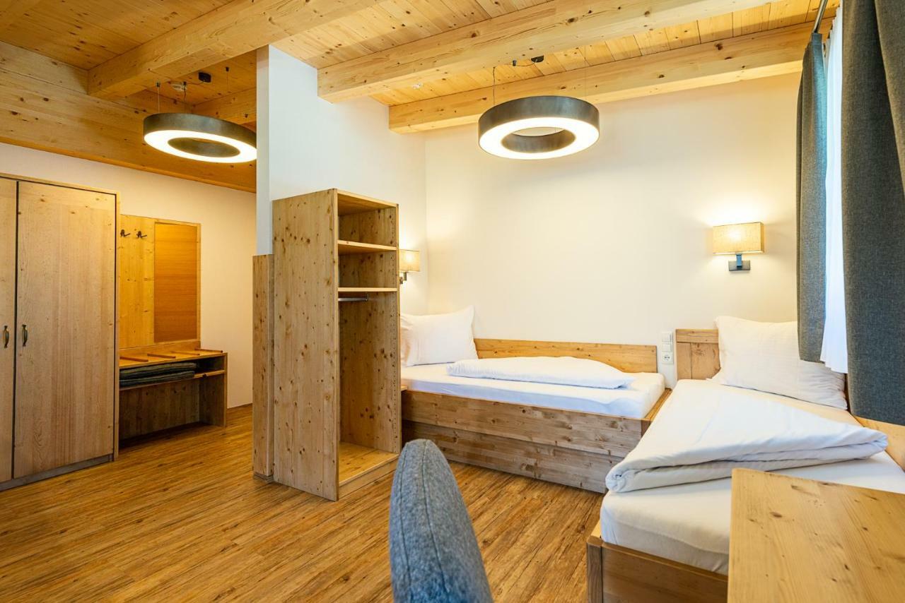 Hotel Garni Romantik Fügen Rum bild