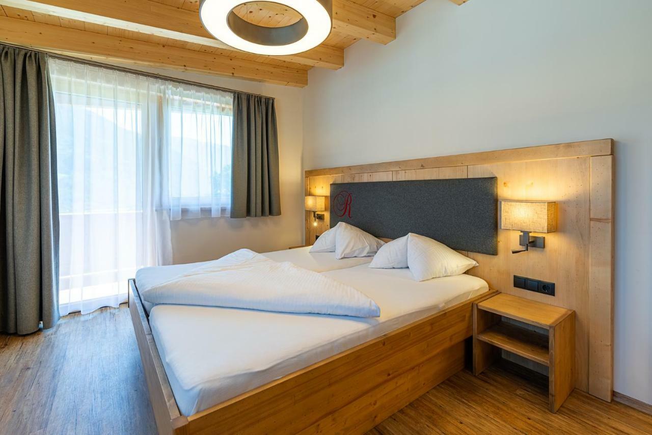 Hotel Garni Romantik Fügen Exteriör bild